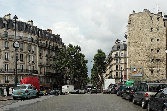 Paris 10e - Immobilier - CENTURY 21 Saint-Martin Immobilier - Vue de la rue Louis-Blanc, depuis la place T/10